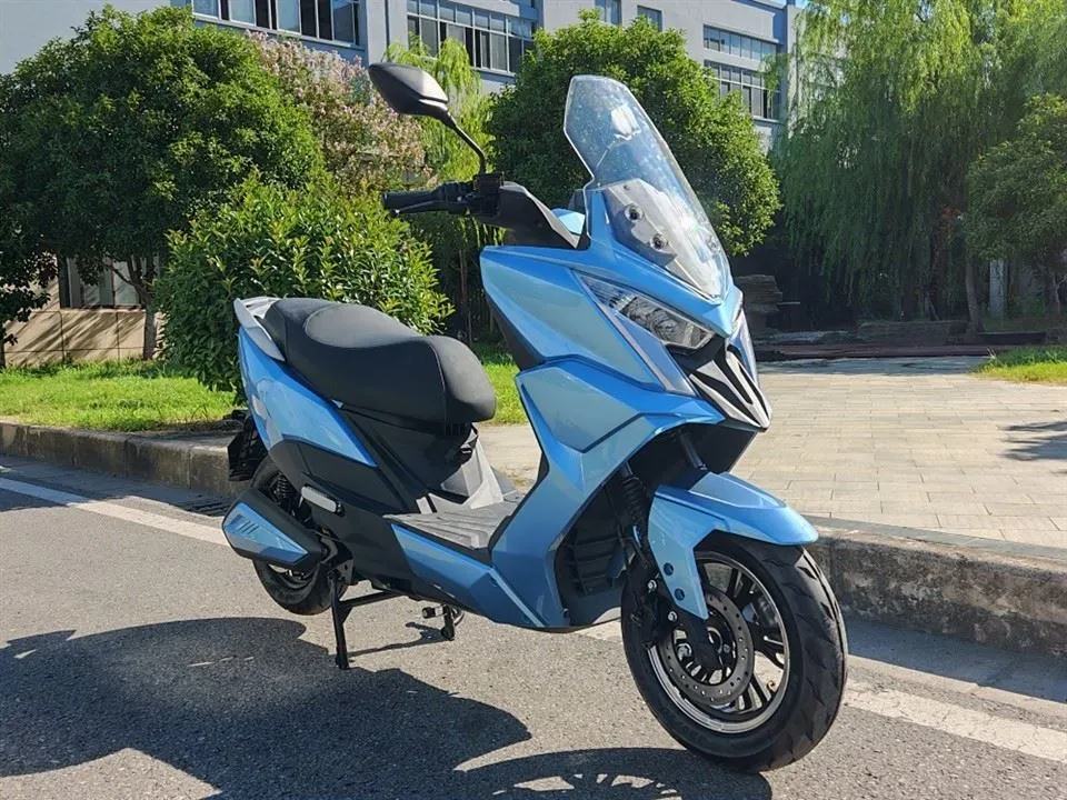 हाई स्पीड एडल्ट इलेक्ट्रिक मोटरसाइकिल बैटरी 2500 वॉट इलेक्ट्रिक स्कूटर